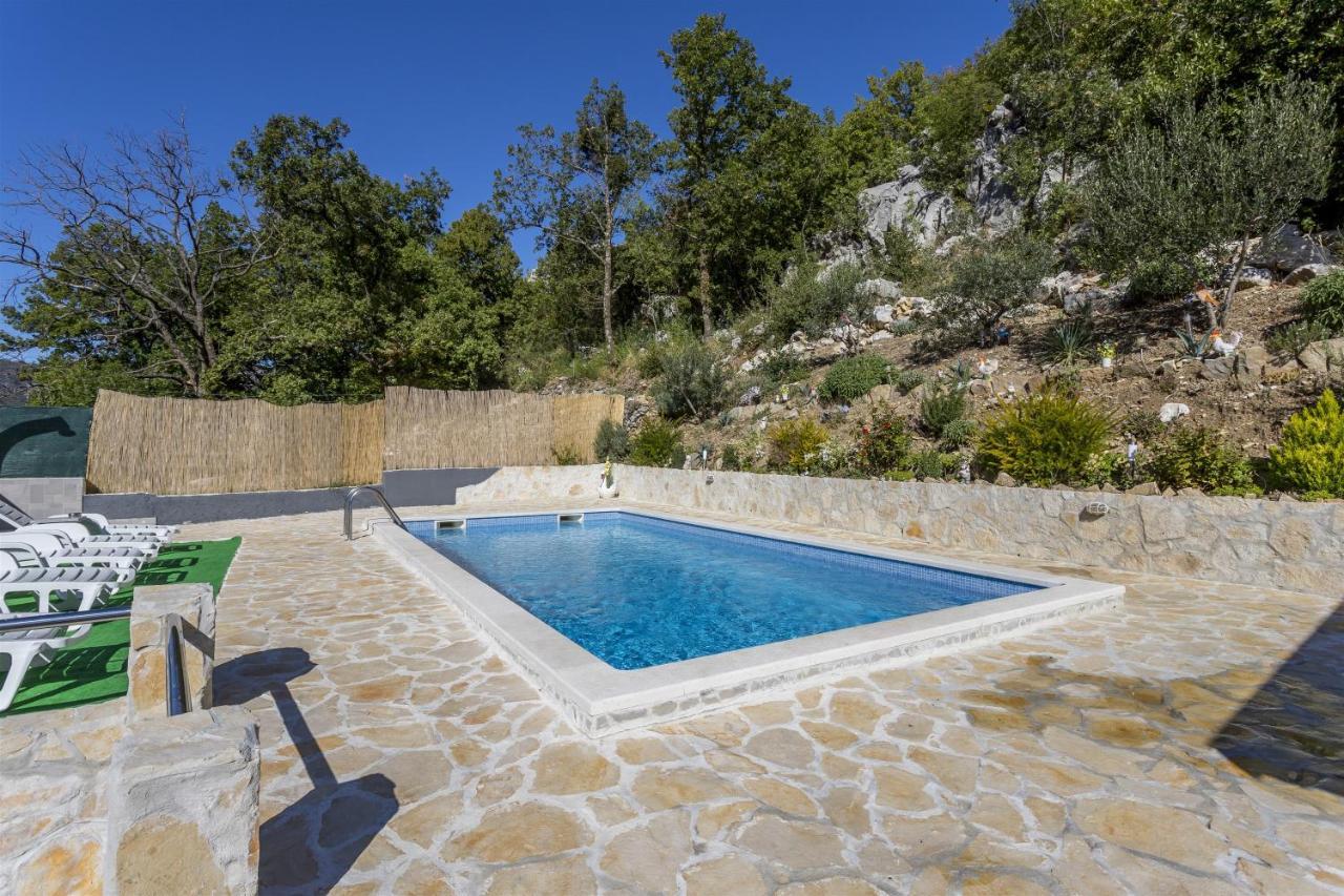Holiday Home Dijamant Kucice Exterior photo
