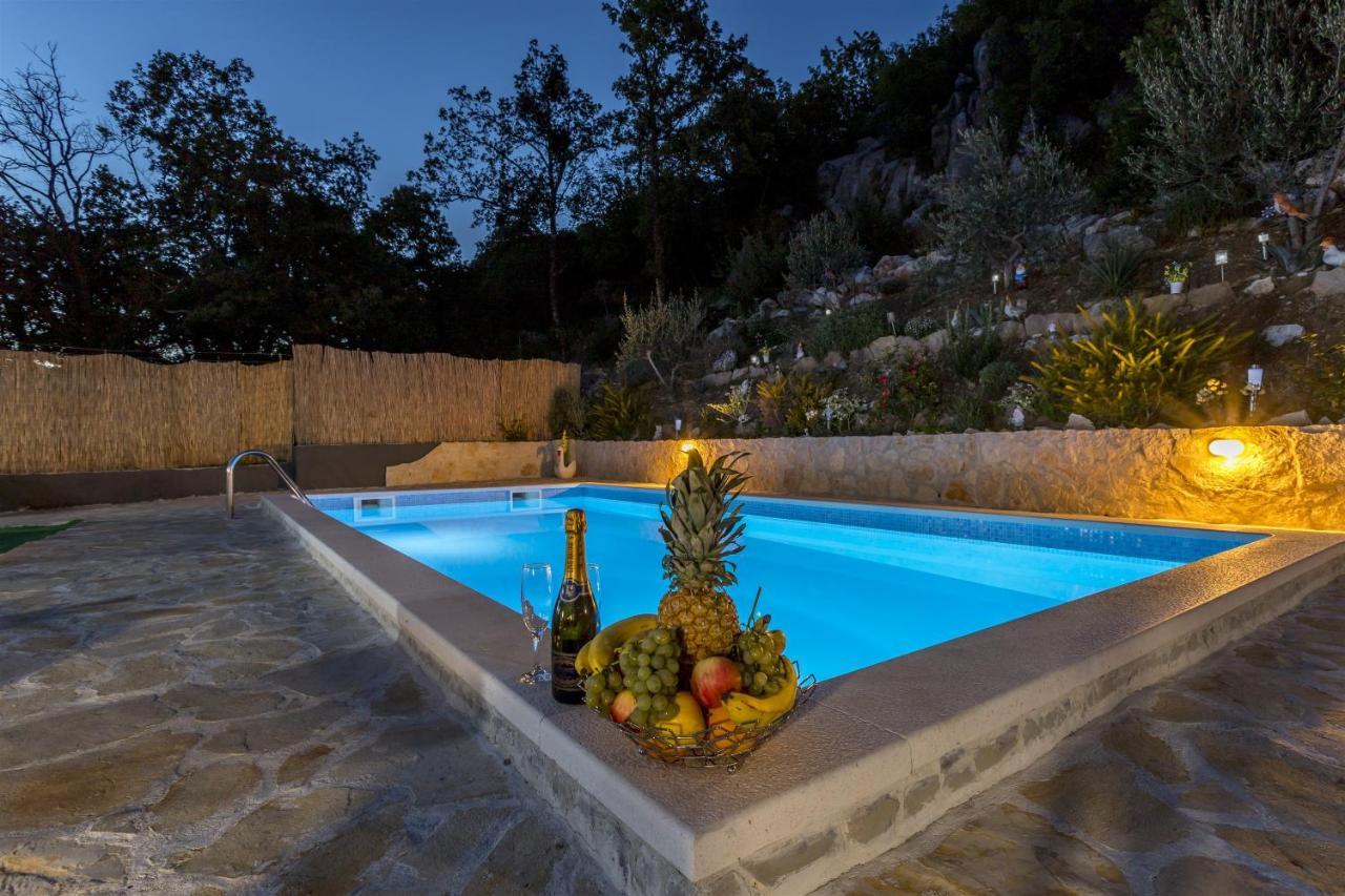 Holiday Home Dijamant Kucice Exterior photo