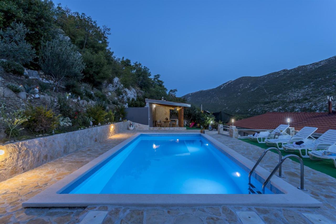 Holiday Home Dijamant Kucice Exterior photo