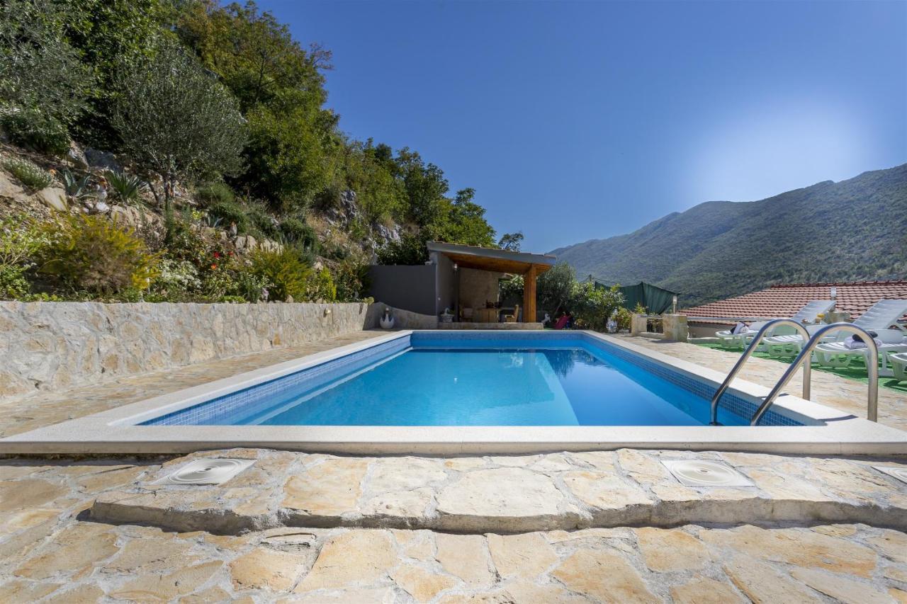Holiday Home Dijamant Kucice Exterior photo