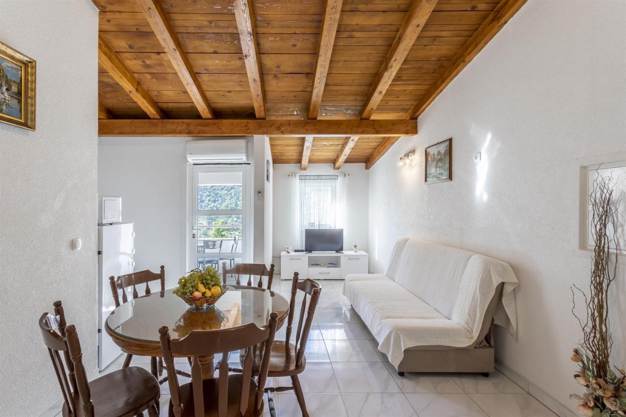 Holiday Home Dijamant Kucice Exterior photo