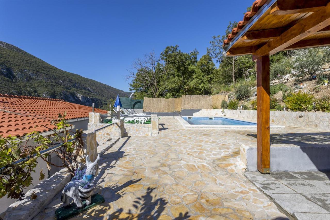 Holiday Home Dijamant Kucice Exterior photo